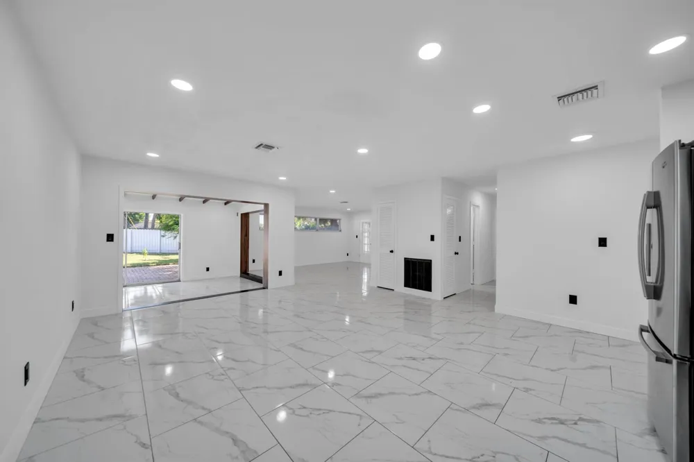 139 E Lake Drive Lehigh Acres, FL 33936