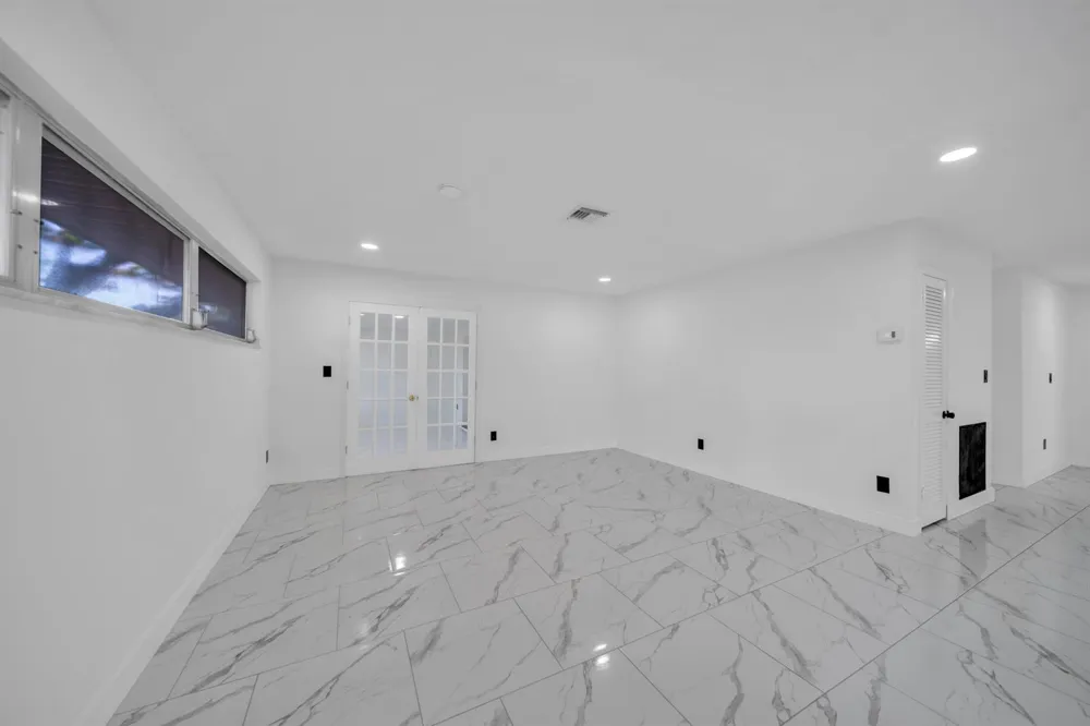 139 E Lake Drive Lehigh Acres, FL 33936