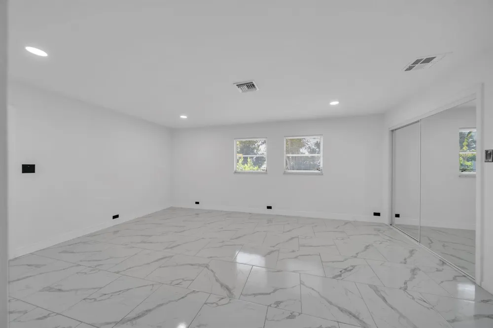 139 E Lake Drive Lehigh Acres, FL 33936