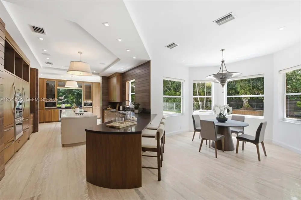 1585 Victoria Isle Way Weston, FL 33327