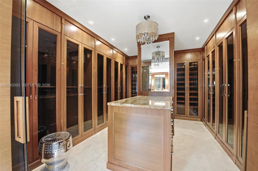 1585 Victoria Isle Way Weston, FL 33327