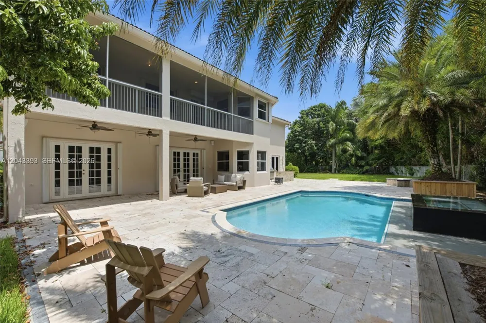 1585 Victoria Isle Way Weston, FL 33327