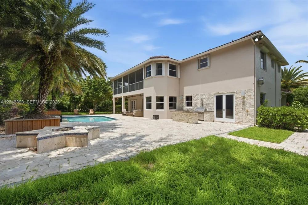 1585 Victoria Isle Way Weston, FL 33327