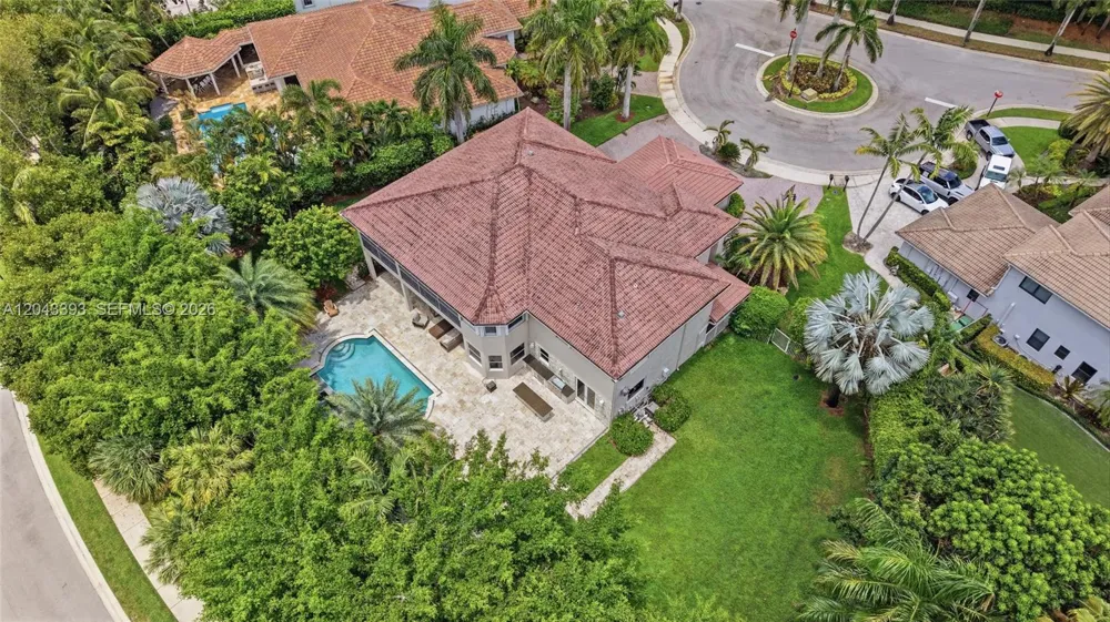 1585 Victoria Isle Way Weston, FL 33327