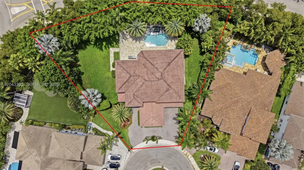 1585 Victoria Isle Way Weston, FL 33327