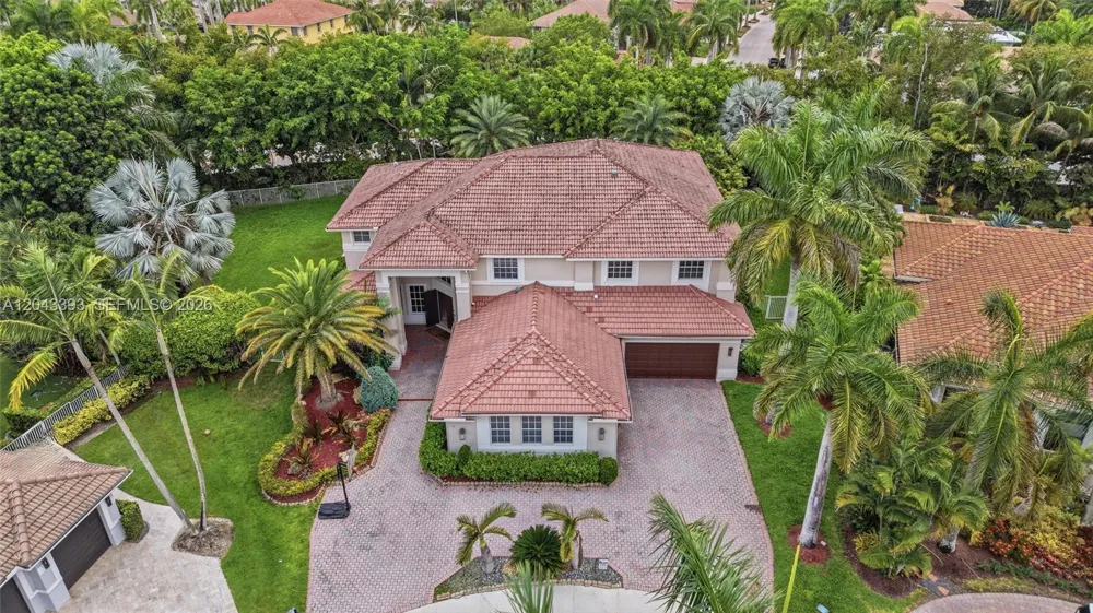1585 Victoria Isle Way Weston, FL 33327