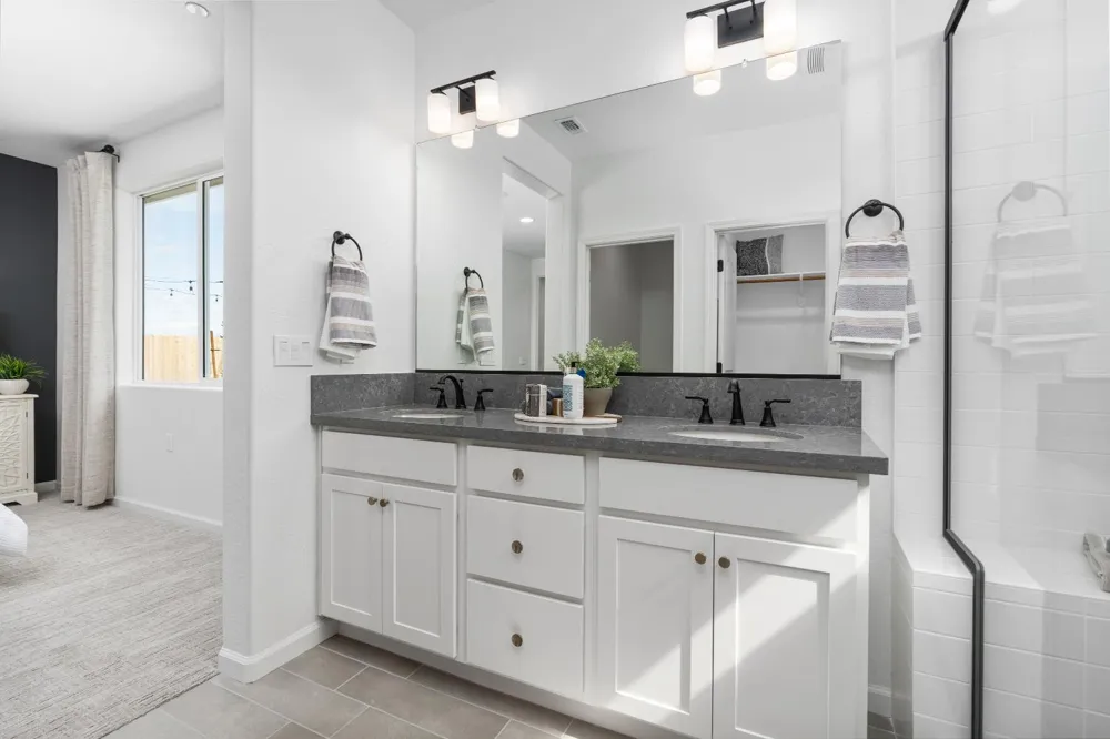 294 Vista Ave. Fowler, CA 93625