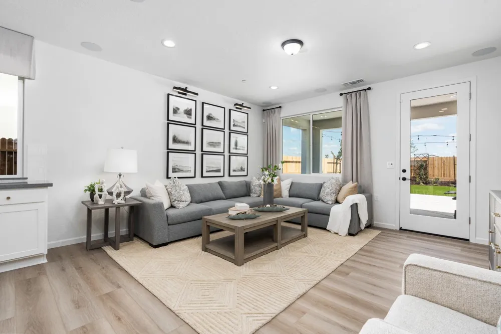 294 Vista Ave. Fowler, CA 93625
