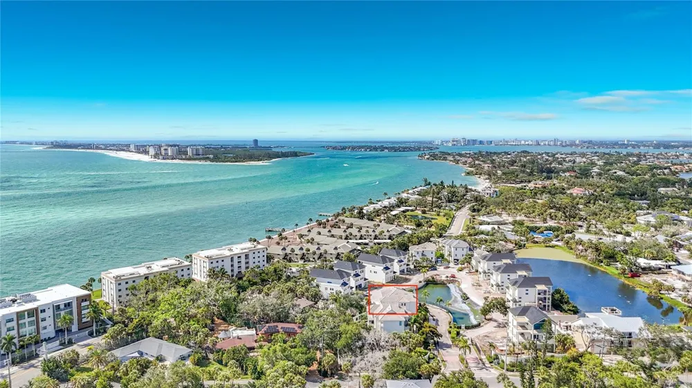 6925 BOCHI CIRCLE Sarasota, FL 34242