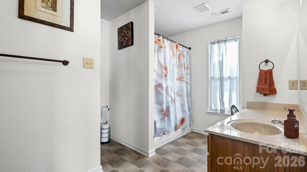 5597 Hammermill Drive Harrisburg, NC 28075