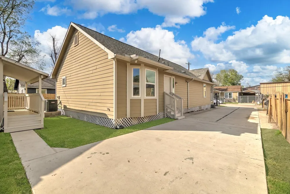 7112 Avenue L Houston, TX 77011