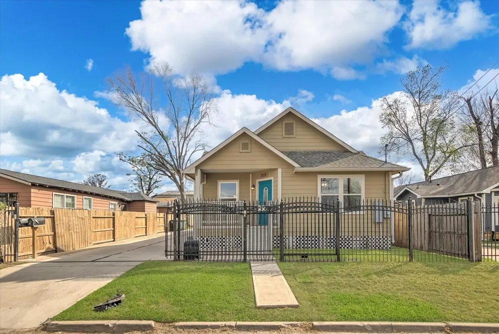 7112 Avenue L Houston, TX 77011