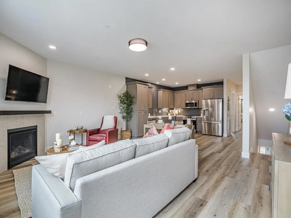 111 Aptos Village Way #3 Aptos, CA 95003