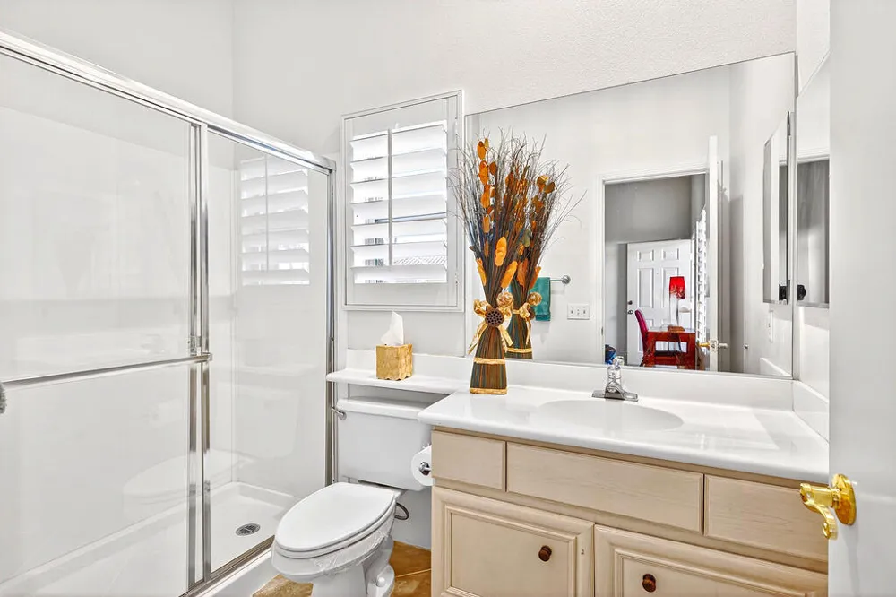 83 Kavenish Drive Rancho Mirage, CA 92270