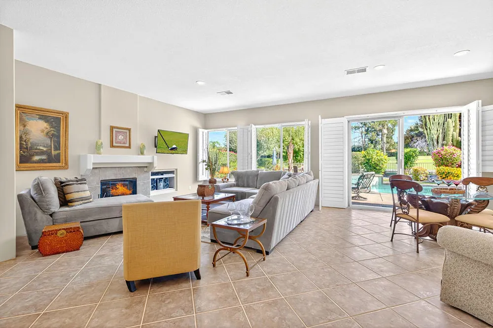 83 Kavenish Drive Rancho Mirage, CA 92270