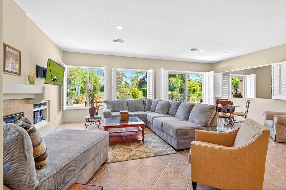 83 Kavenish Drive Rancho Mirage, CA 92270