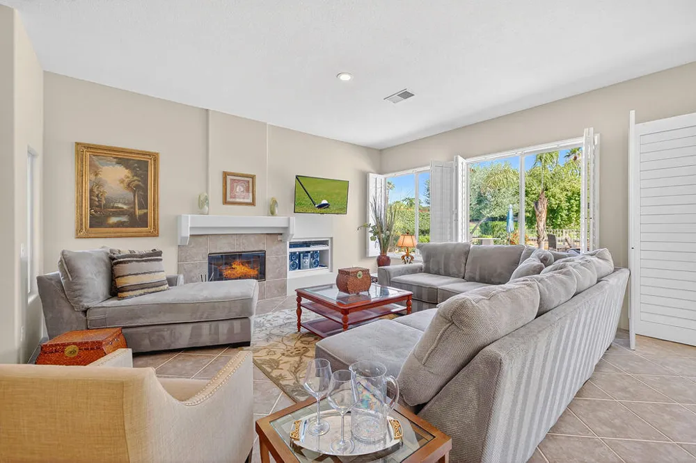 83 Kavenish Drive Rancho Mirage, CA 92270