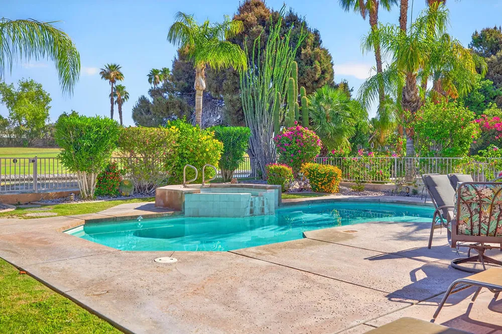 83 Kavenish Drive Rancho Mirage, CA 92270