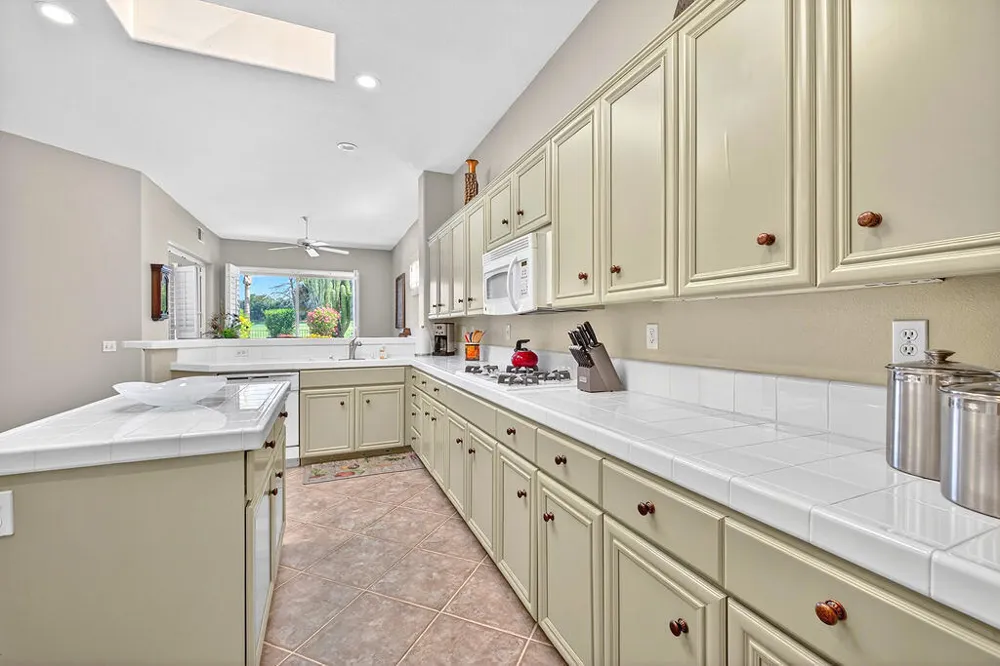 83 Kavenish Drive Rancho Mirage, CA 92270