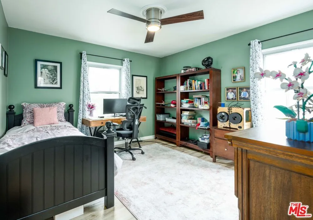 6727 W 88th Street Los Angeles, CA 90045