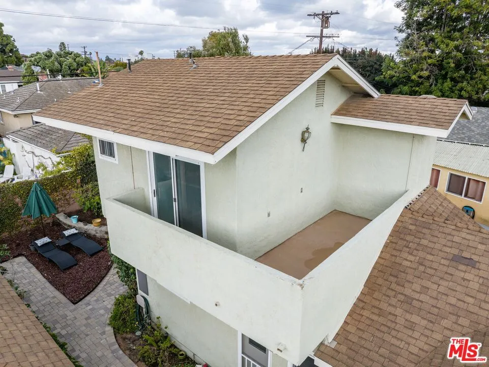 6727 W 88th Street Los Angeles, CA 90045