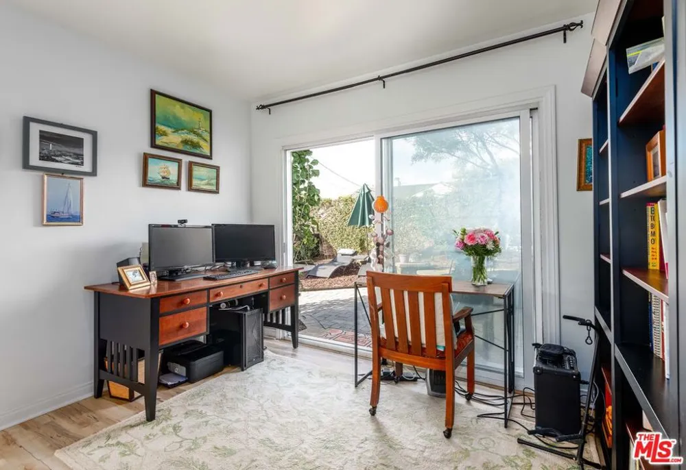 6727 W 88th Street Los Angeles, CA 90045