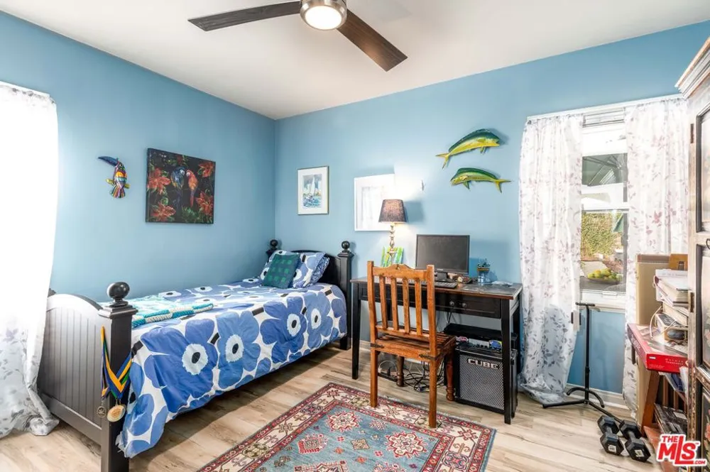 6727 W 88th Street Los Angeles, CA 90045
