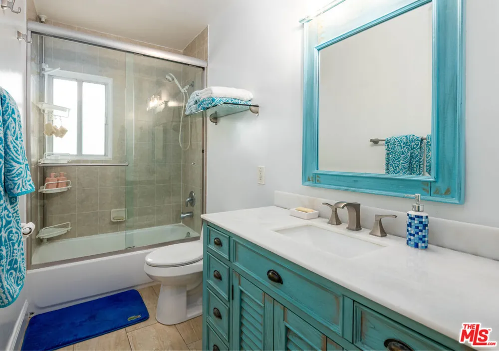 6727 W 88th Street Los Angeles, CA 90045