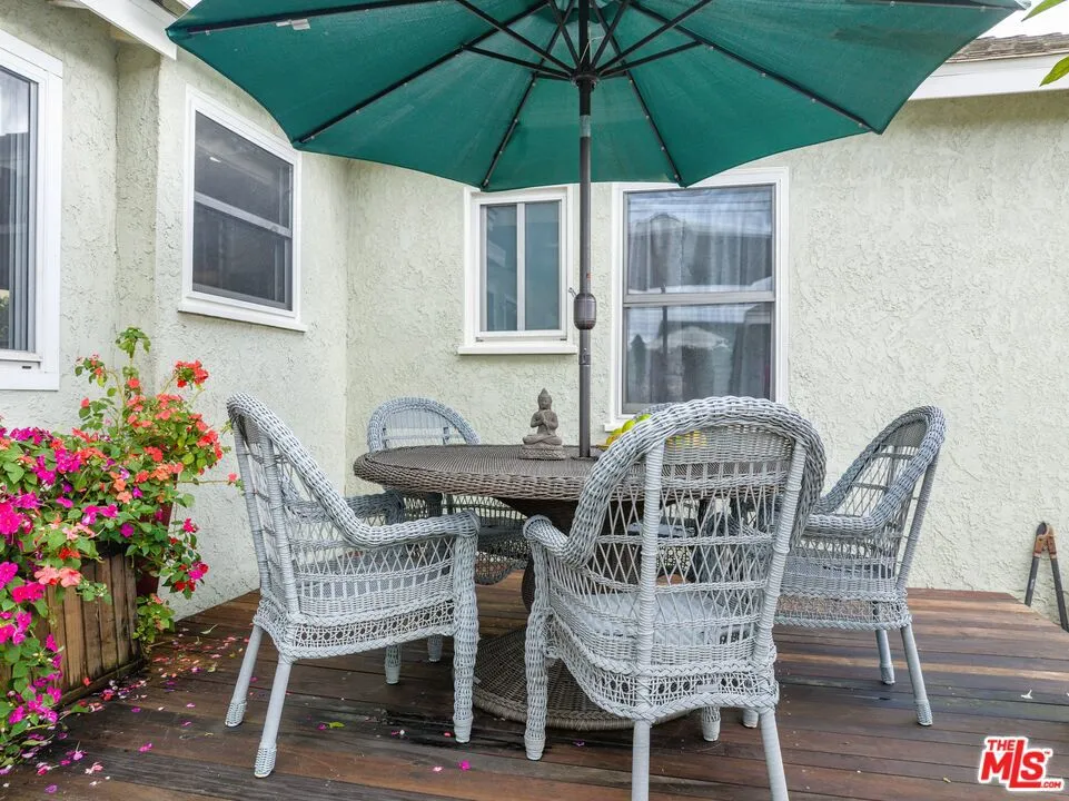 6727 W 88th Street Los Angeles, CA 90045