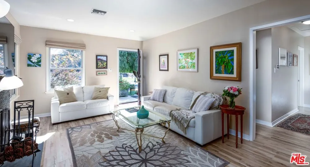 6727 W 88th Street Los Angeles, CA 90045