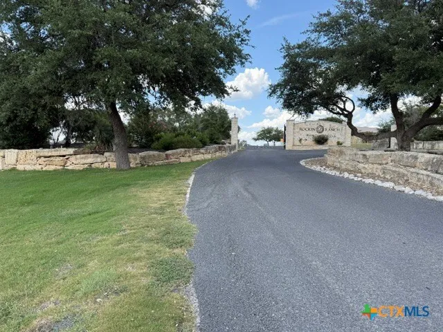 137 W Pat Dolan Blanco, TX 78606