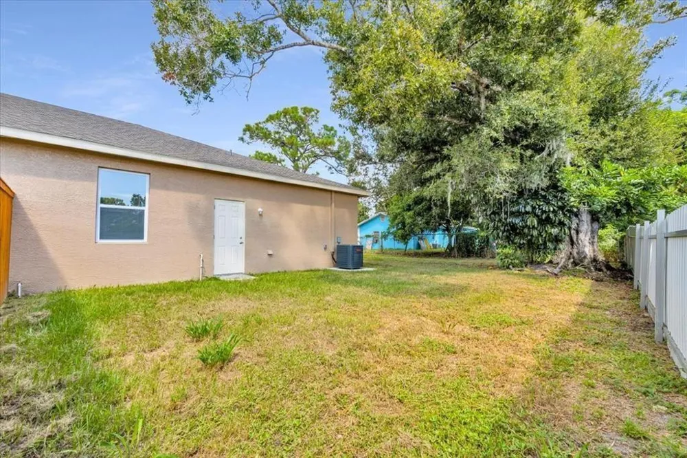 306 18th Court ##2 Fort Pierce, FL 34950
