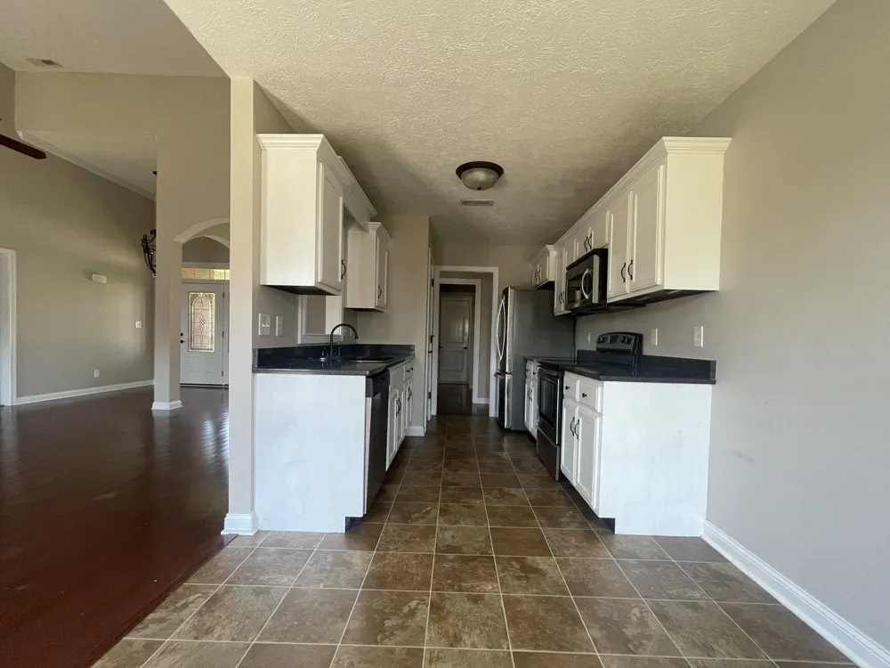 724 Cavalier Dr Clarksville, TN 37040
