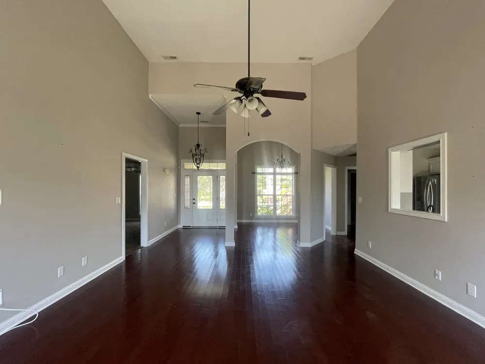 724 Cavalier Dr Clarksville, TN 37040