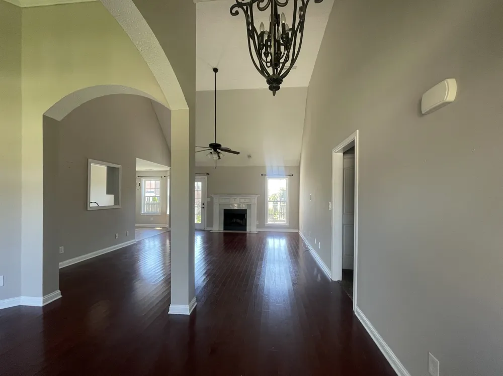 724 Cavalier Dr Clarksville, TN 37040