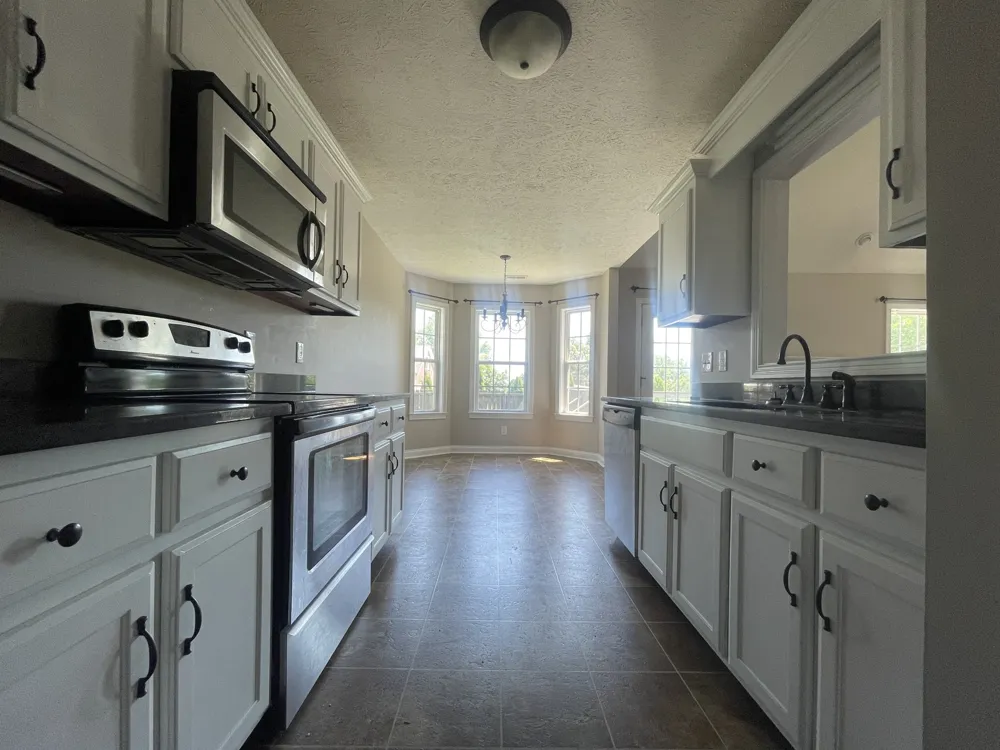 724 Cavalier Dr Clarksville, TN 37040