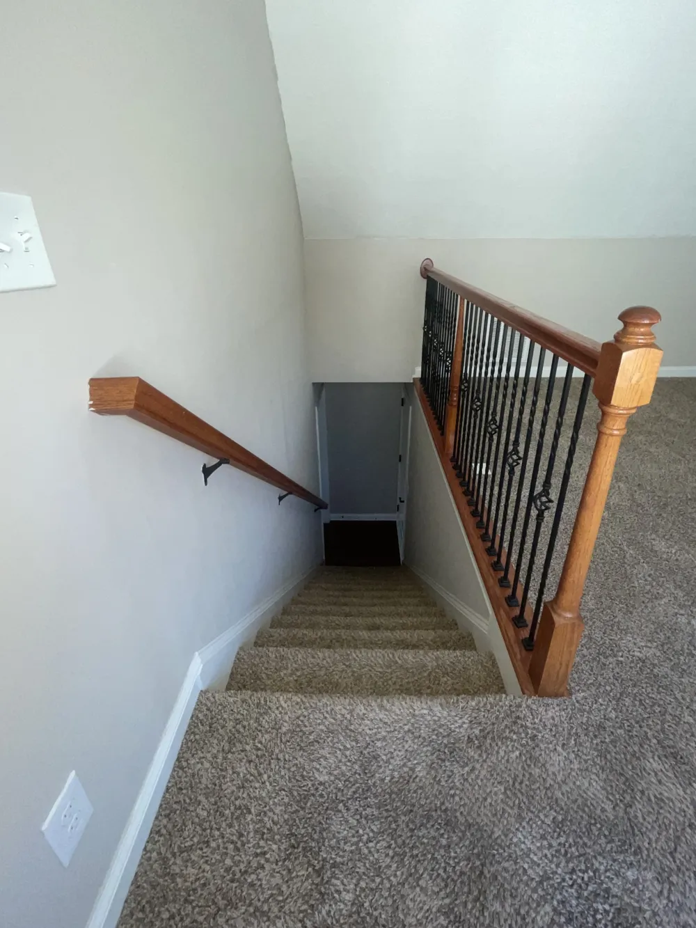 724 Cavalier Dr Clarksville, TN 37040