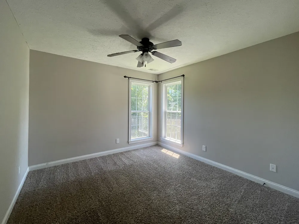 724 Cavalier Dr Clarksville, TN 37040