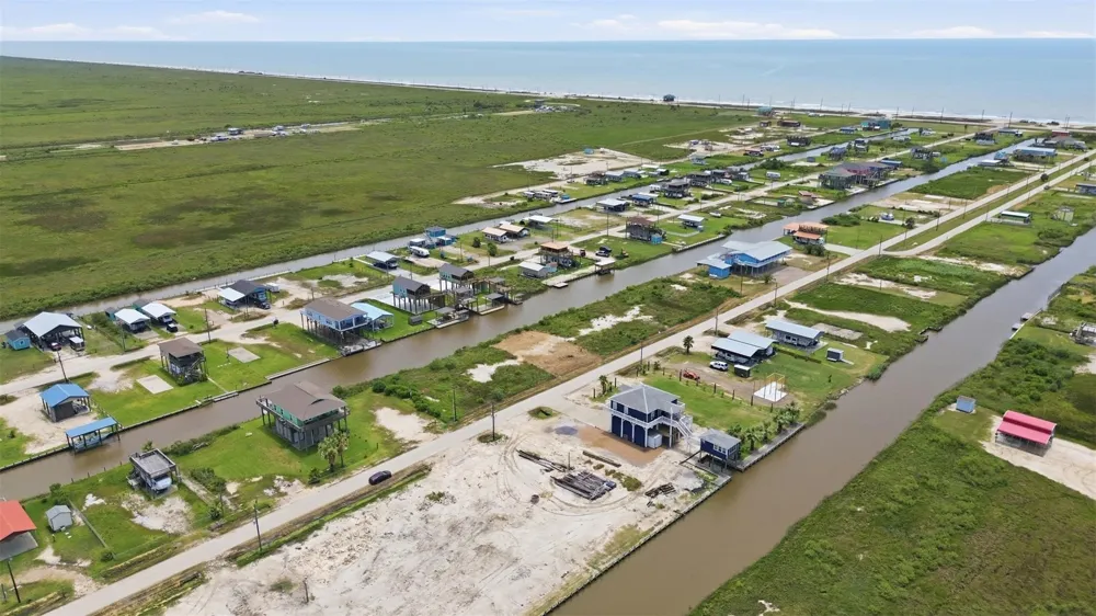 1190 Van Sant Bolivar Peninsula, TX 77617