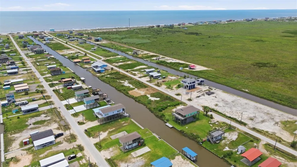 1190 Van Sant Bolivar Peninsula, TX 77617