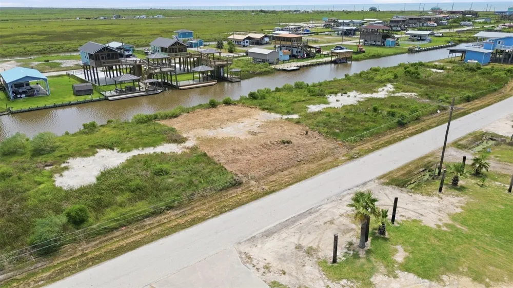 1190 Van Sant Bolivar Peninsula, TX 77617