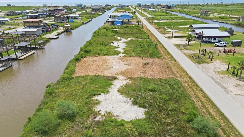 1190 Van Sant Bolivar Peninsula, TX 77617