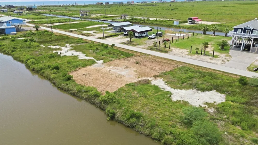 1190 Van Sant Bolivar Peninsula, TX 77617