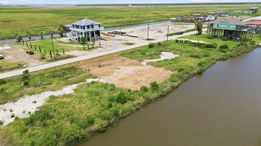 1190 Van Sant Bolivar Peninsula, TX 77617