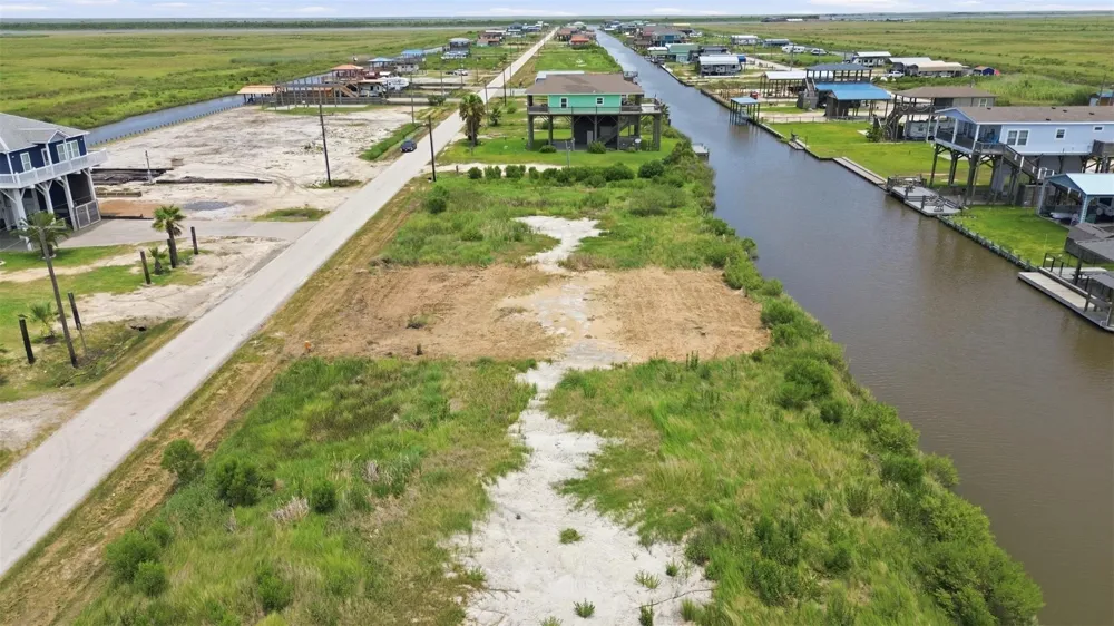 1190 Van Sant Bolivar Peninsula, TX 77617