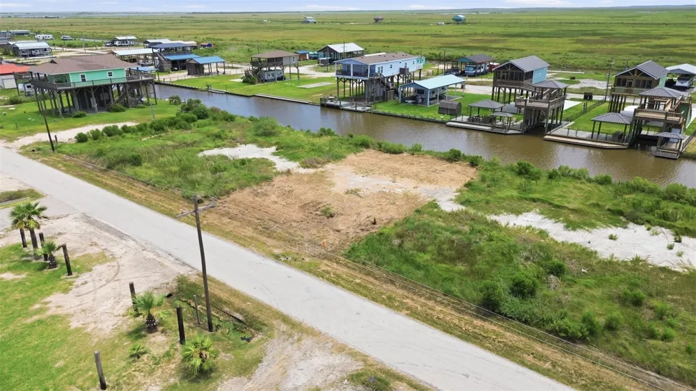 1190 Van Sant Bolivar Peninsula, TX 77617