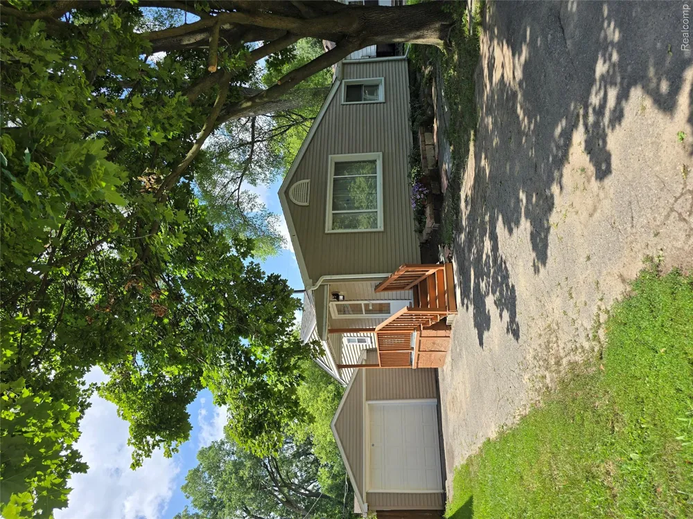 21411 Collingham Avenue Farmington Hills City, MI 48336