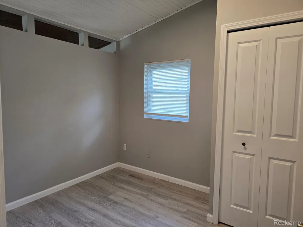 21411 Collingham Avenue Farmington Hills City, MI 48336