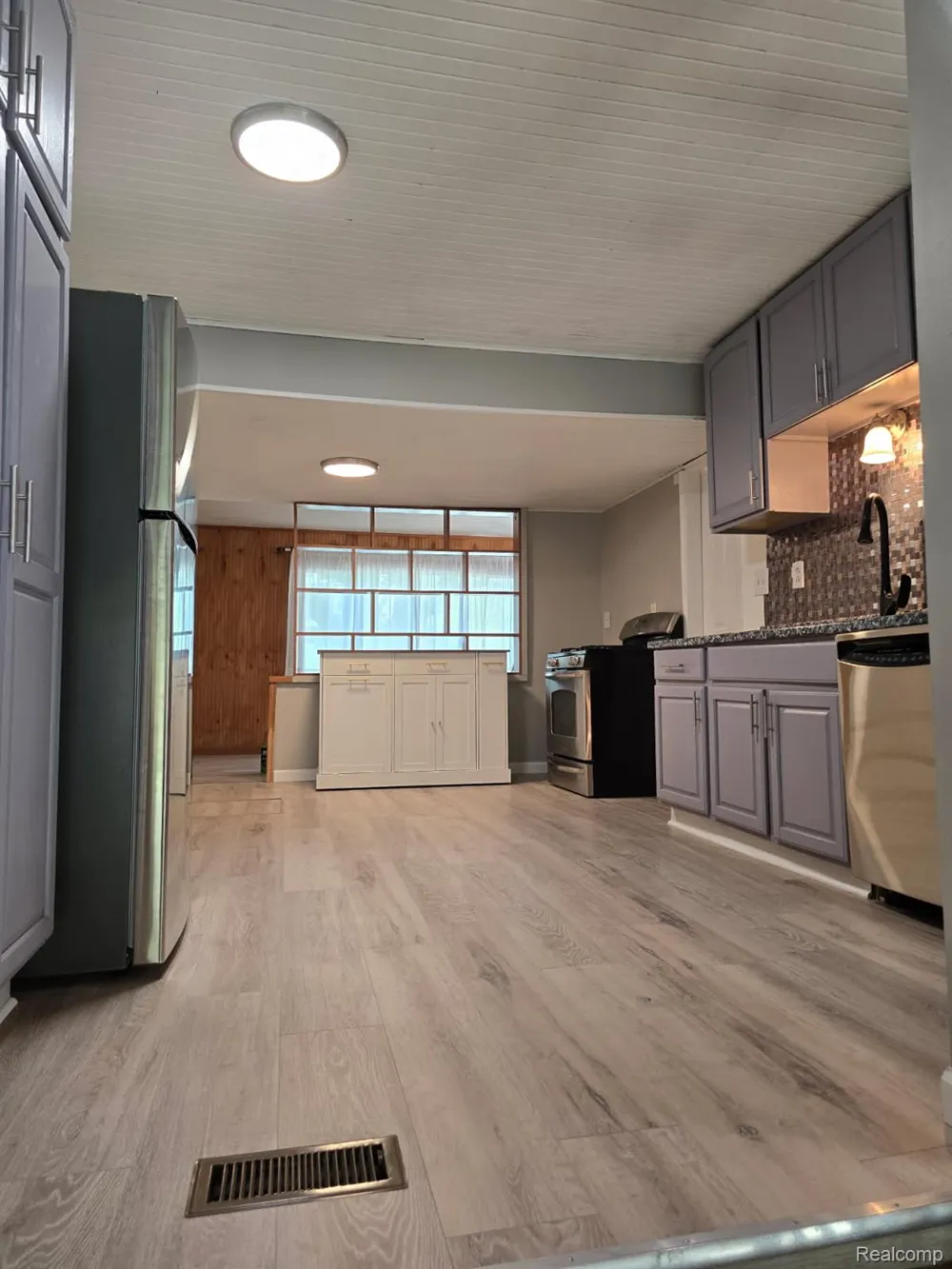 21411 Collingham Avenue Farmington Hills City, MI 48336