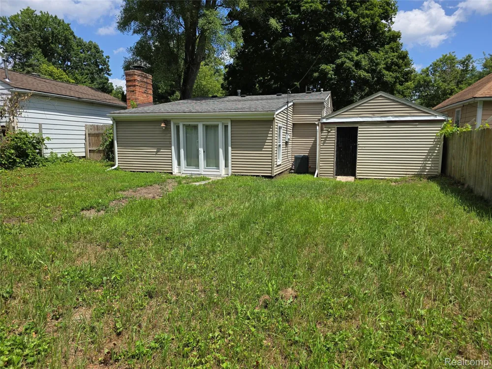 21411 Collingham Avenue Farmington Hills City, MI 48336